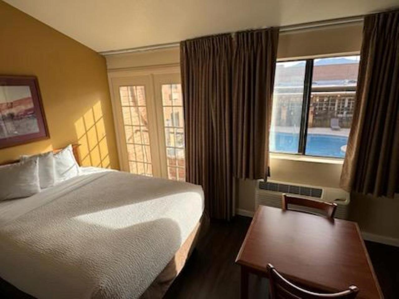 Clarion Inn 谢拉维斯塔 外观 照片