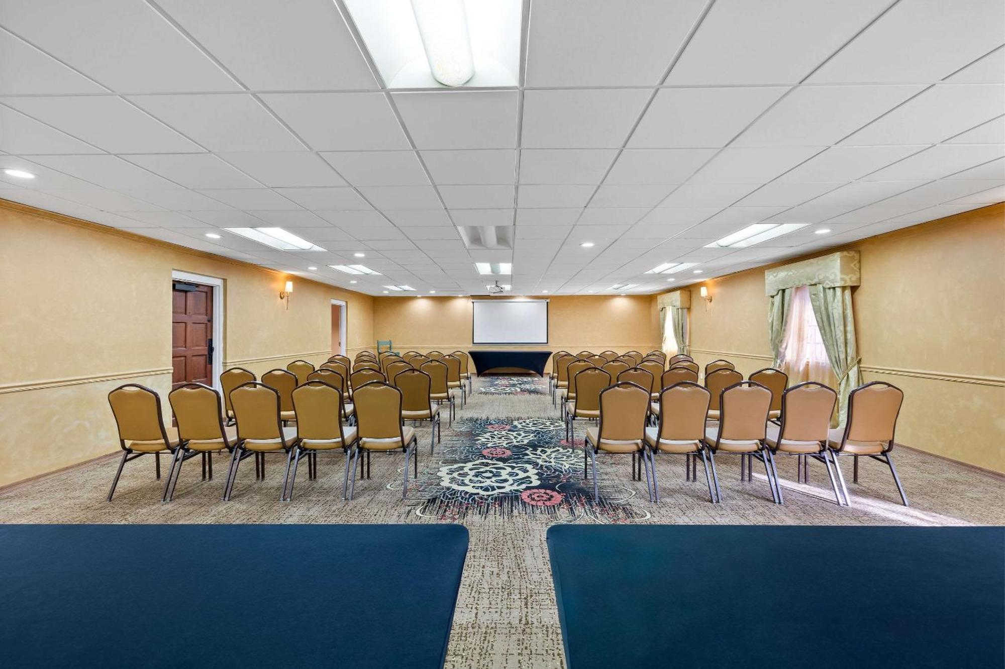 Clarion Inn 谢拉维斯塔 外观 照片